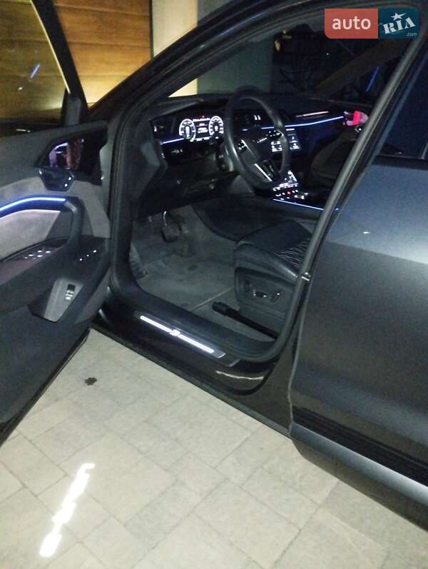 Позашляховик / Кросовер Audi e-tron Sportback 2021 в Радехові