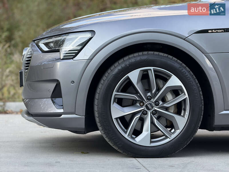 Внедорожник / Кроссовер Audi e-tron Sportback 2020 в Львове