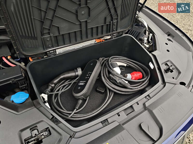 Позашляховик / Кросовер Audi e-tron Sportback 2020 в Луцьку