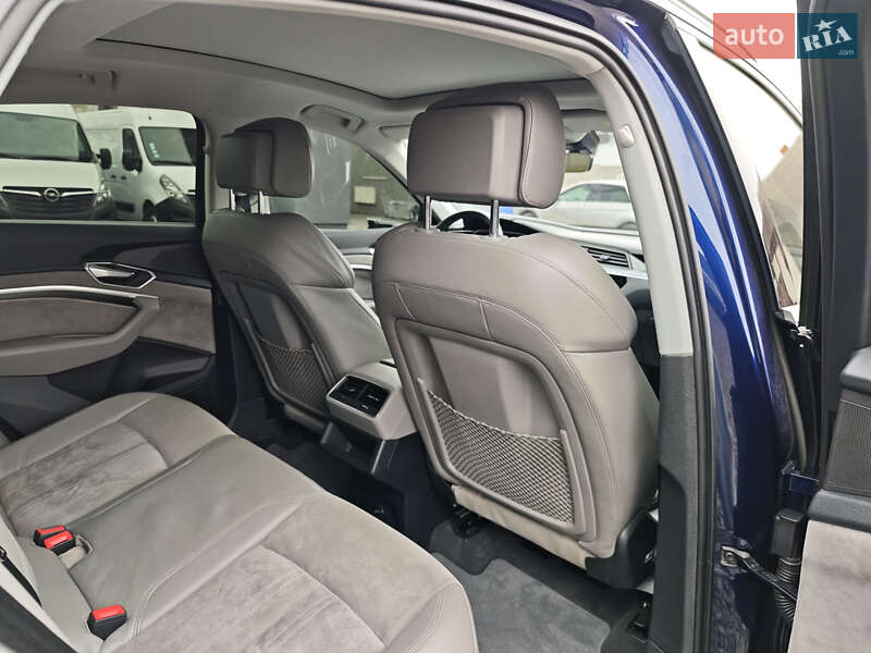Позашляховик / Кросовер Audi e-tron Sportback 2020 в Луцьку