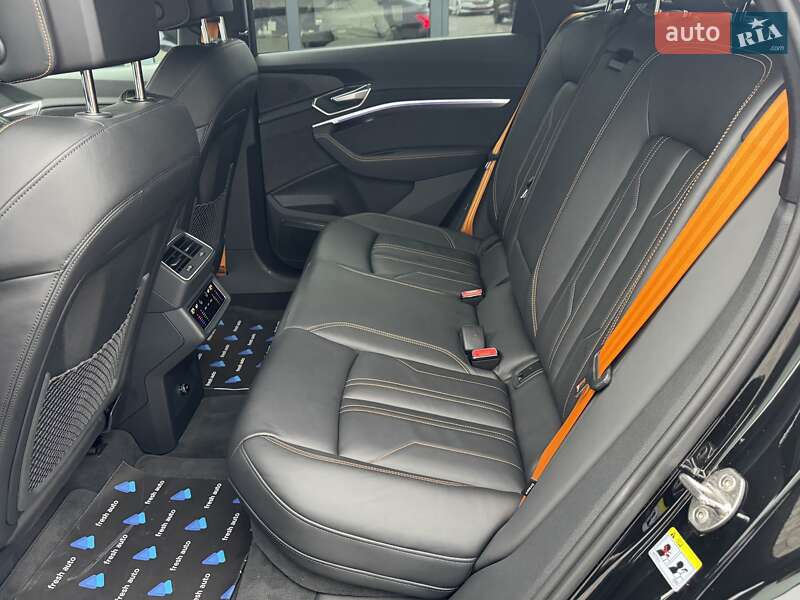 Позашляховик / Кросовер Audi e-tron Sportback 2022 в Рівному
