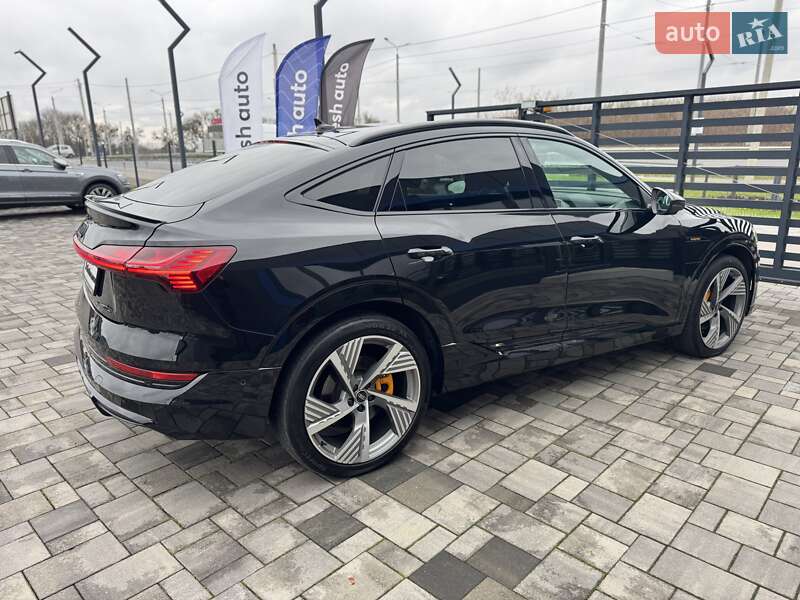 Позашляховик / Кросовер Audi e-tron Sportback 2022 в Рівному