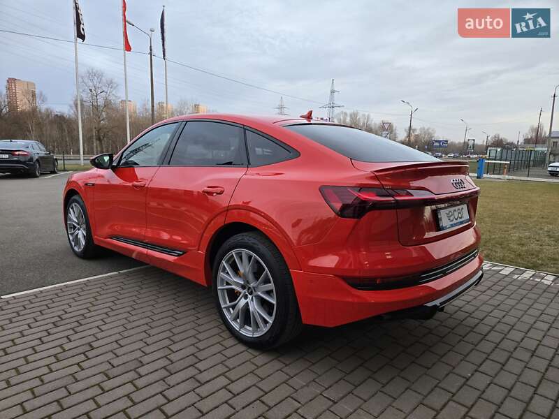 Позашляховик / Кросовер Audi e-tron Sportback 2021 в Києві