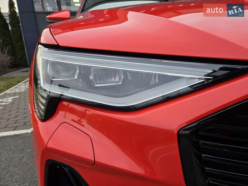 Позашляховик / Кросовер Audi e-tron Sportback 2021 в Києві