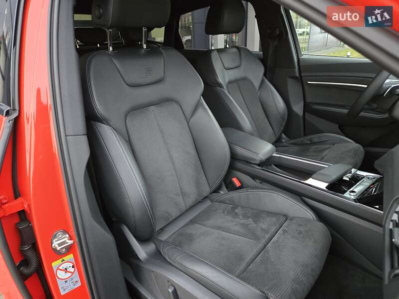 Позашляховик / Кросовер Audi e-tron Sportback 2021 в Києві