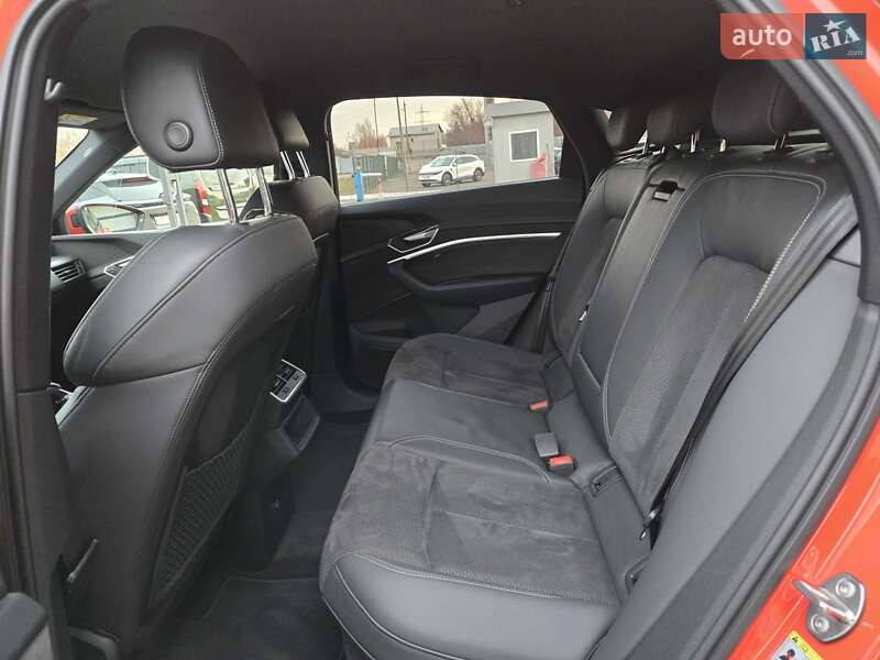 Позашляховик / Кросовер Audi e-tron Sportback 2021 в Києві