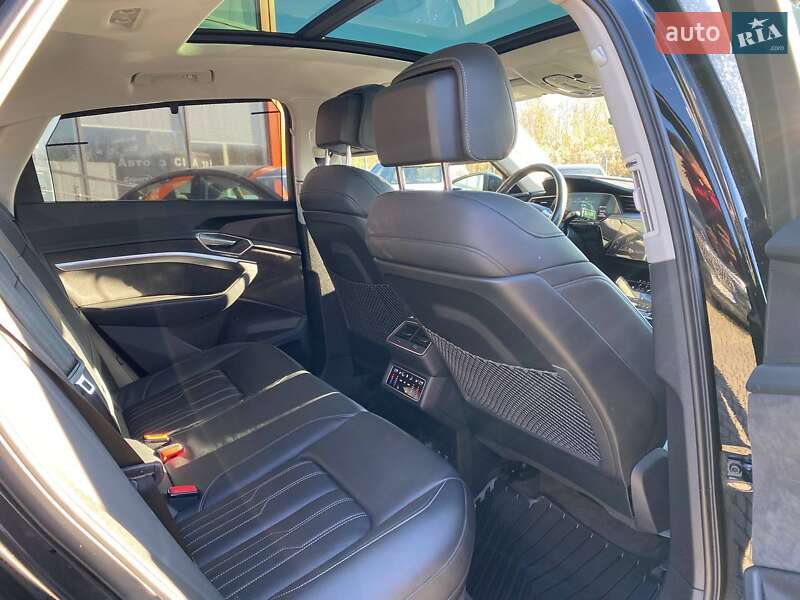 Внедорожник / Кроссовер Audi e-tron Sportback 2020 в Львове