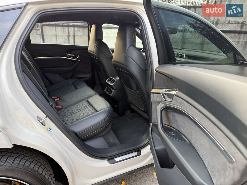 Внедорожник / Кроссовер Audi e-tron Sportback 2021 в Ровно