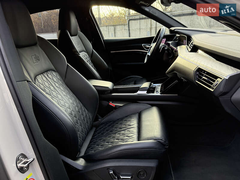 Внедорожник / Кроссовер Audi e-tron Sportback 2021 в Ровно