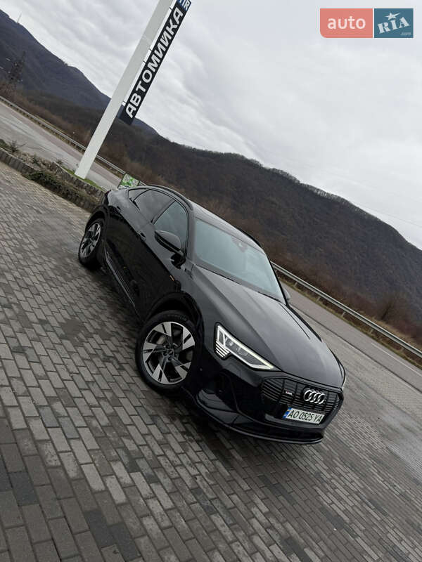 Внедорожник / Кроссовер Audi e-tron Sportback 2021 в Иршаве