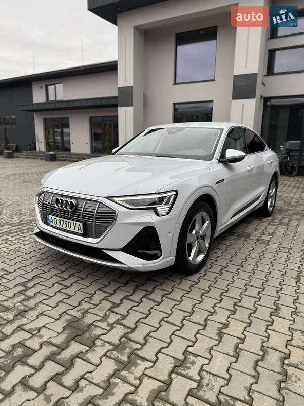 Внедорожник / Кроссовер Audi e-tron Sportback 2021 в Иршаве