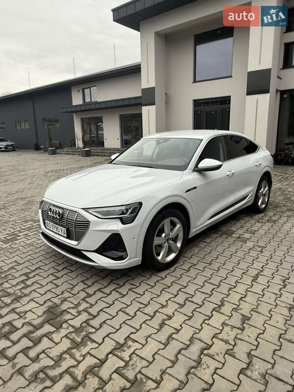Внедорожник / Кроссовер Audi e-tron Sportback 2021 в Иршаве