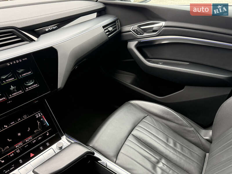 Внедорожник / Кроссовер Audi e-tron Sportback 2021 в Иршаве