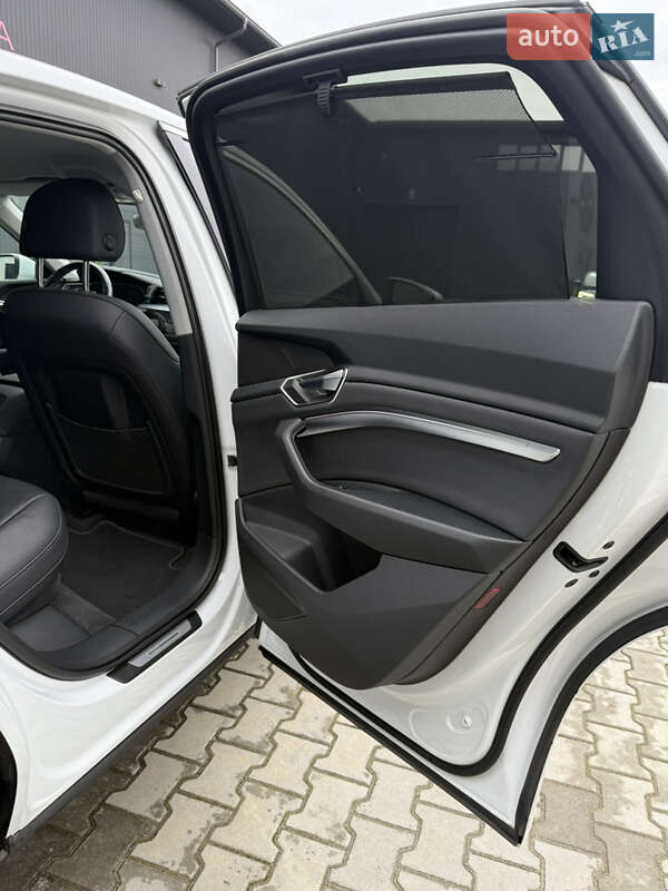 Внедорожник / Кроссовер Audi e-tron Sportback 2021 в Иршаве