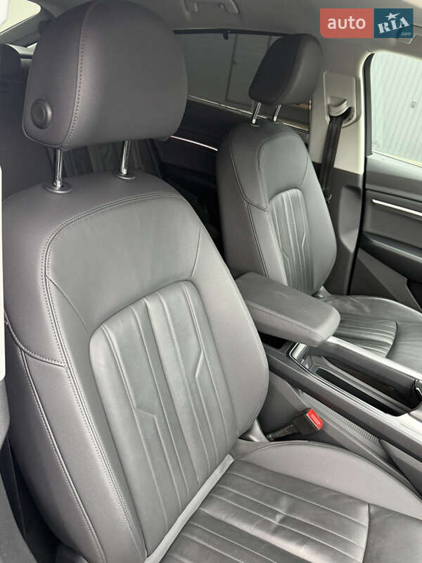 Внедорожник / Кроссовер Audi e-tron Sportback 2021 в Иршаве