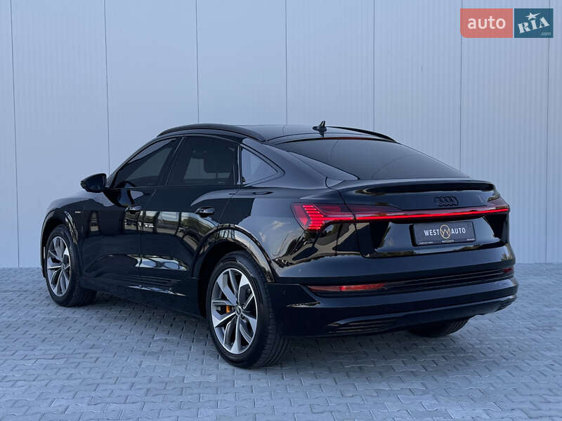 Позашляховик / Кросовер Audi e-tron Sportback 2021 в Мукачевому