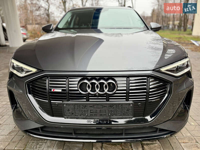 Позашляховик / Кросовер Audi e-tron Sportback 2022 в Дніпрі