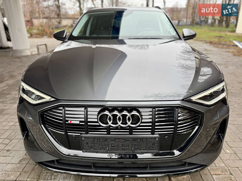 Позашляховик / Кросовер Audi e-tron Sportback 2022 в Дніпрі