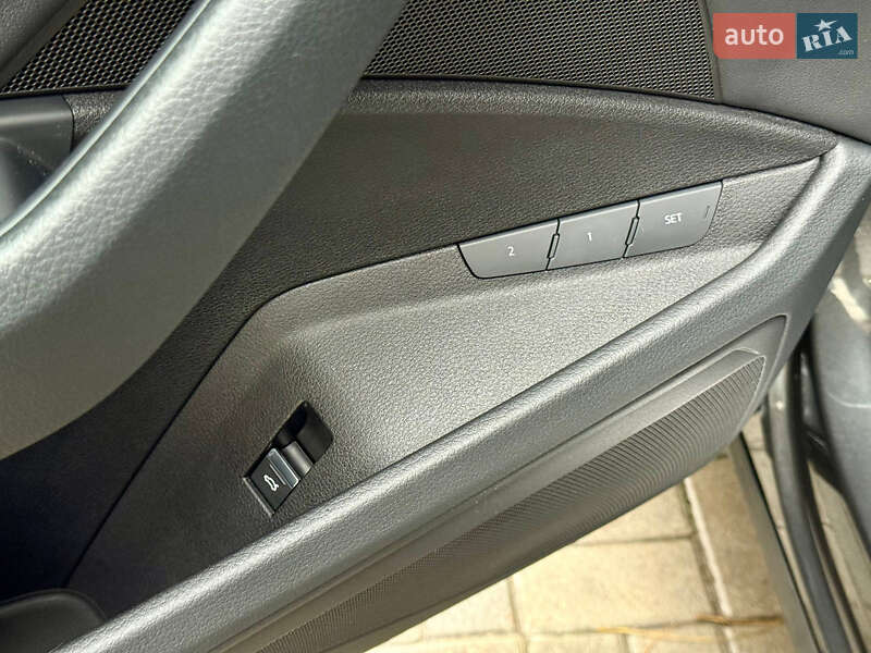 Позашляховик / Кросовер Audi e-tron Sportback 2022 в Дніпрі