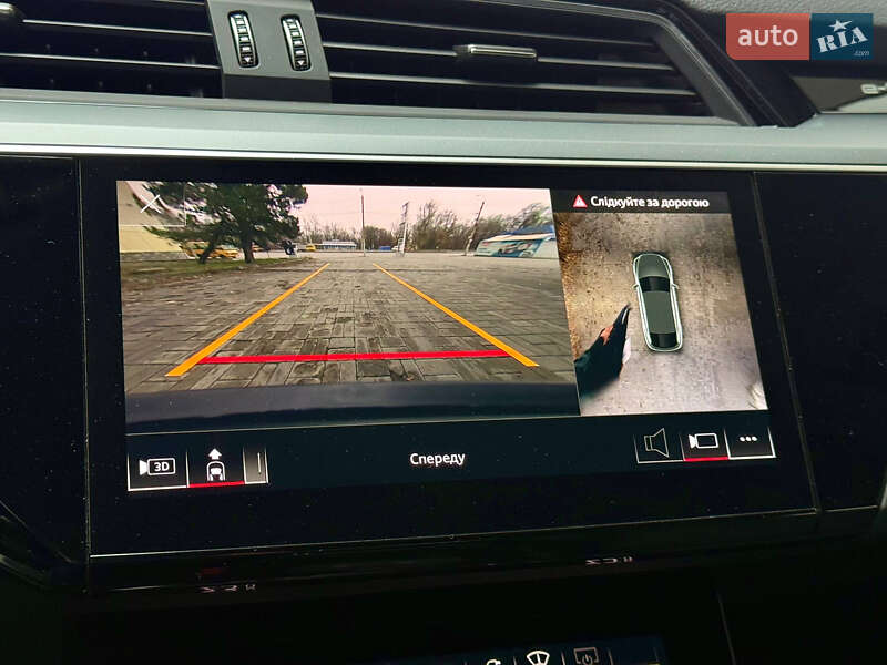 Позашляховик / Кросовер Audi e-tron Sportback 2022 в Дніпрі