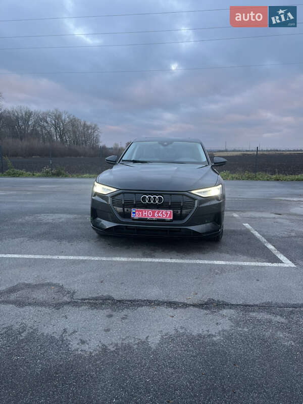Позашляховик / Кросовер Audi e-tron Sportback 2022 в Козятині
