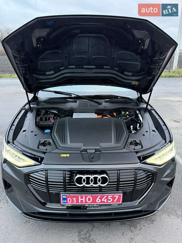 Позашляховик / Кросовер Audi e-tron Sportback 2022 в Козятині