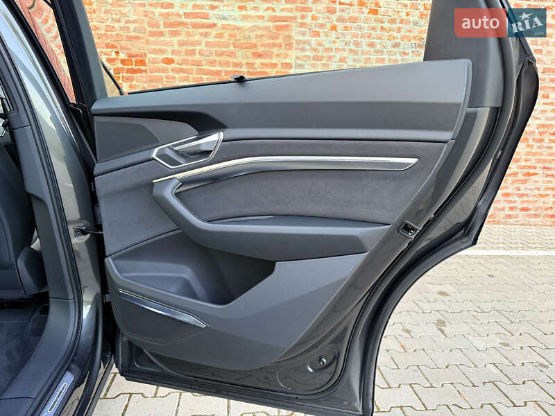 Внедорожник / Кроссовер Audi e-tron Sportback 2021 в Тернополе фото 37 Внедорожник / Кроссовер Audi e-tron Sportback 2021 в Тернополе