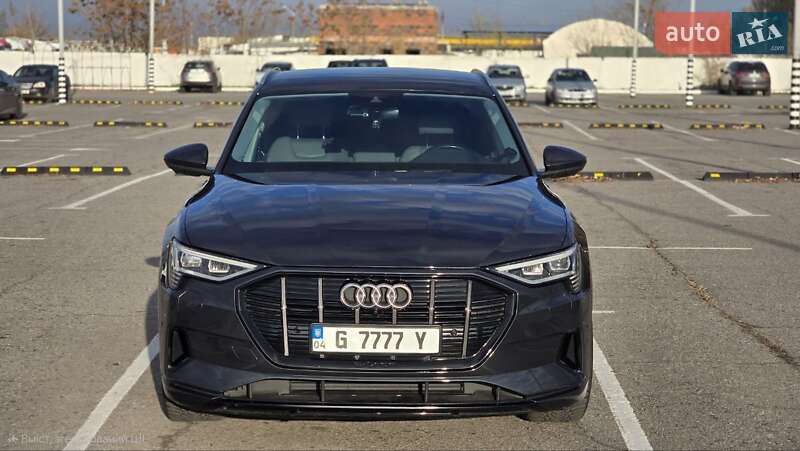 Позашляховик / Кросовер Audi e-tron Sportback 2020 в Дніпрі