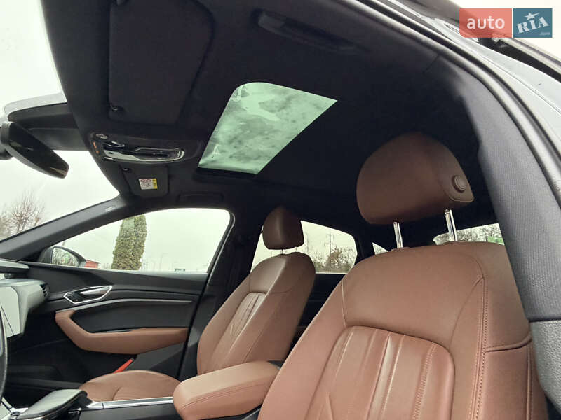 Позашляховик / Кросовер Audi e-tron Sportback 2021 в Тернополі