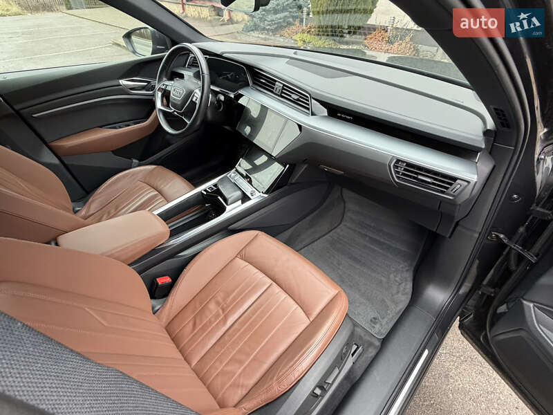 Позашляховик / Кросовер Audi e-tron Sportback 2021 в Тернополі