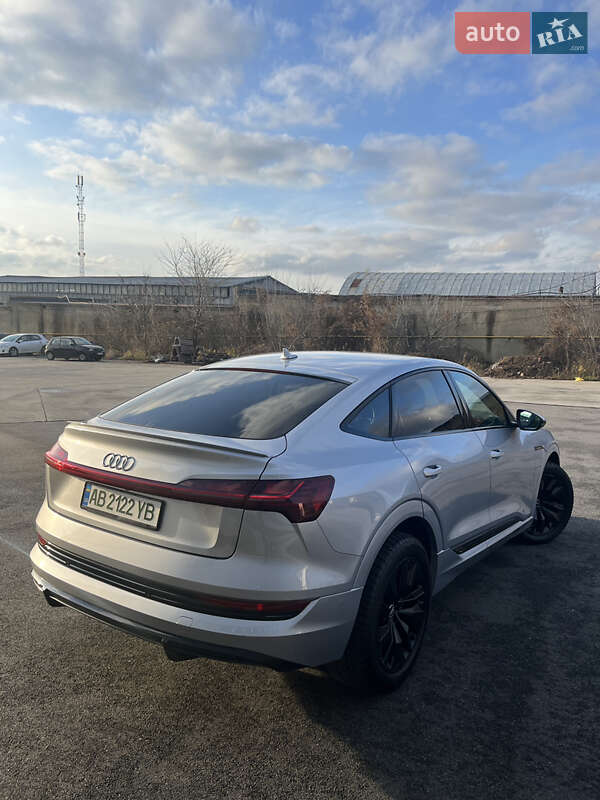 Позашляховик / Кросовер Audi e-tron Sportback 2021 в Вінниці