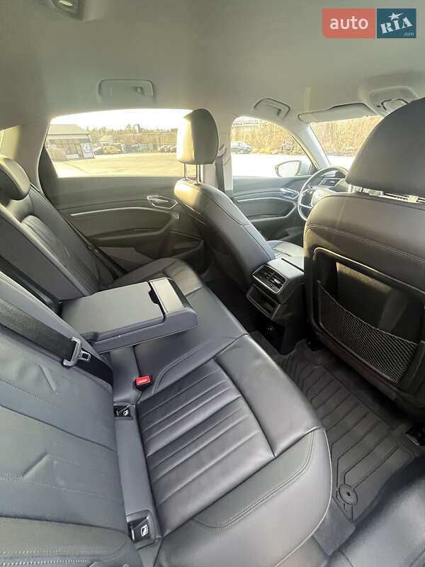 Позашляховик / Кросовер Audi e-tron Sportback 2021 в Вінниці