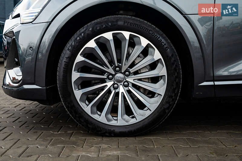 Позашляховик / Кросовер Audi e-tron Sportback 2020 в Луцьку