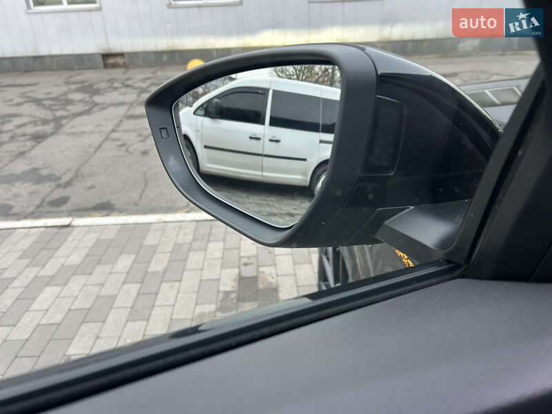 Внедорожник / Кроссовер Audi e-tron Sportback 2022 в Киеве фото 28 Внедорожник / Кроссовер Audi e-tron Sportback 2022 в Киеве