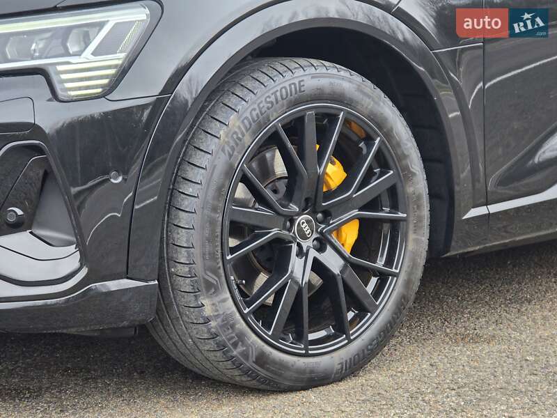 Позашляховик / Кросовер Audi e-tron Sportback 2022 в Ковелі