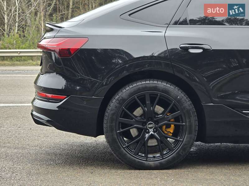 Позашляховик / Кросовер Audi e-tron Sportback 2022 в Ковелі