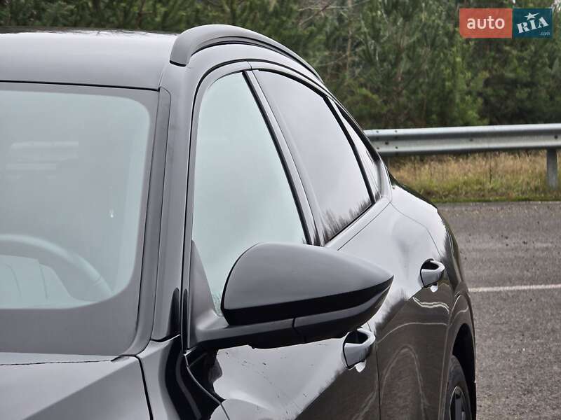 Позашляховик / Кросовер Audi e-tron Sportback 2022 в Ковелі