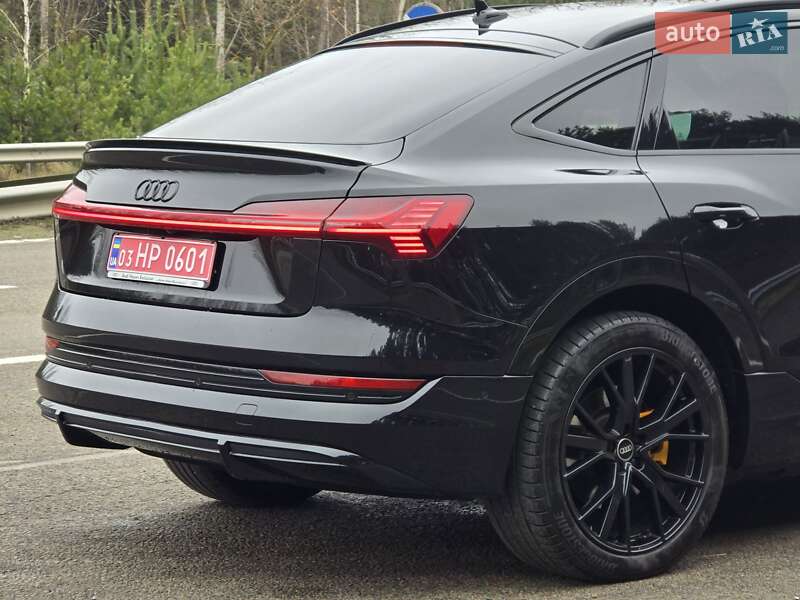 Позашляховик / Кросовер Audi e-tron Sportback 2022 в Ковелі