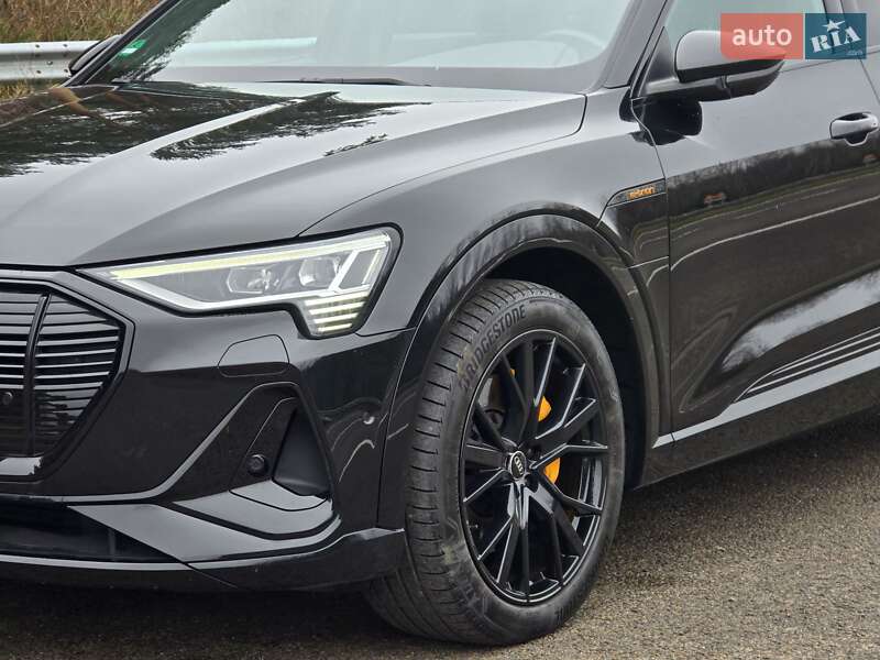 Позашляховик / Кросовер Audi e-tron Sportback 2022 в Ковелі
