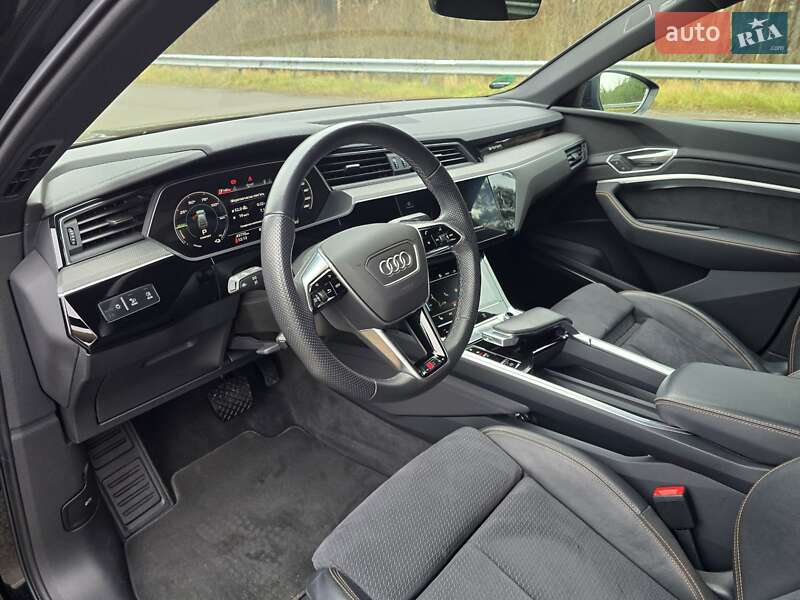 Позашляховик / Кросовер Audi e-tron Sportback 2022 в Ковелі