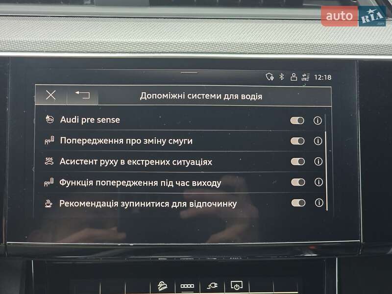 Позашляховик / Кросовер Audi e-tron Sportback 2022 в Ковелі