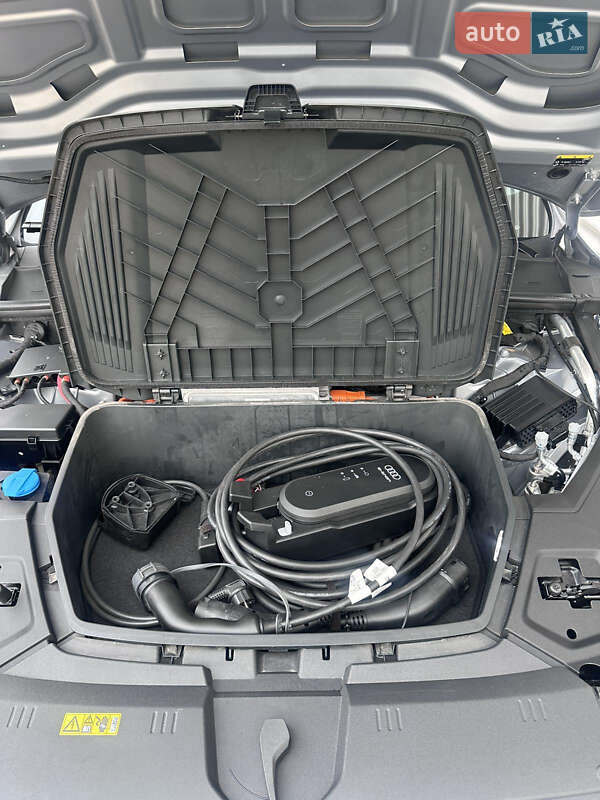 Внедорожник / Кроссовер Audi e-tron Sportback 2020 в Ковеле фото 26 Внедорожник / Кроссовер Audi e-tron Sportback 2020 в Ковеле