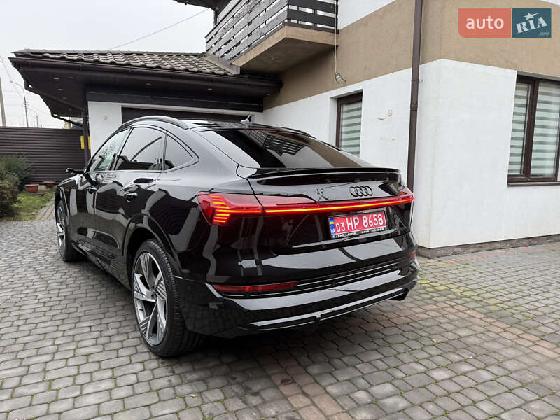 Позашляховик / Кросовер Audi e-tron Sportback 2022 в Луцьку