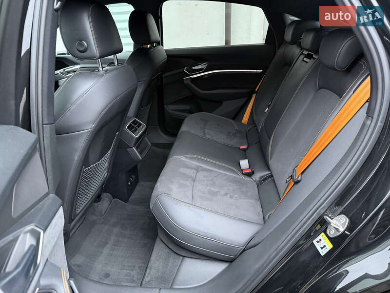 Позашляховик / Кросовер Audi e-tron Sportback 2022 в Луцьку