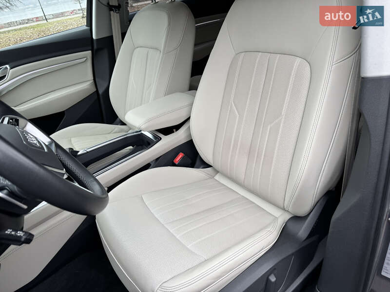 Позашляховик / Кросовер Audi e-tron Sportback 2022 в Києві фото 12 Позашляховик / Кросовер Audi e-tron Sportback 2022 в Києві