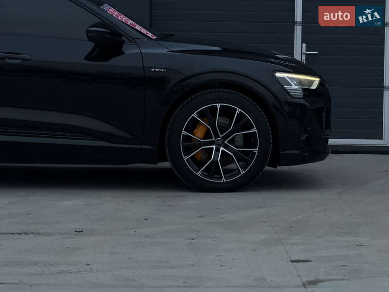 Внедорожник / Кроссовер Audi e-tron Sportback 2021 в Дубно