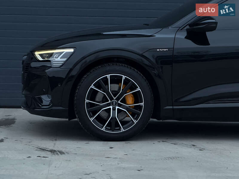 Внедорожник / Кроссовер Audi e-tron Sportback 2021 в Дубно
