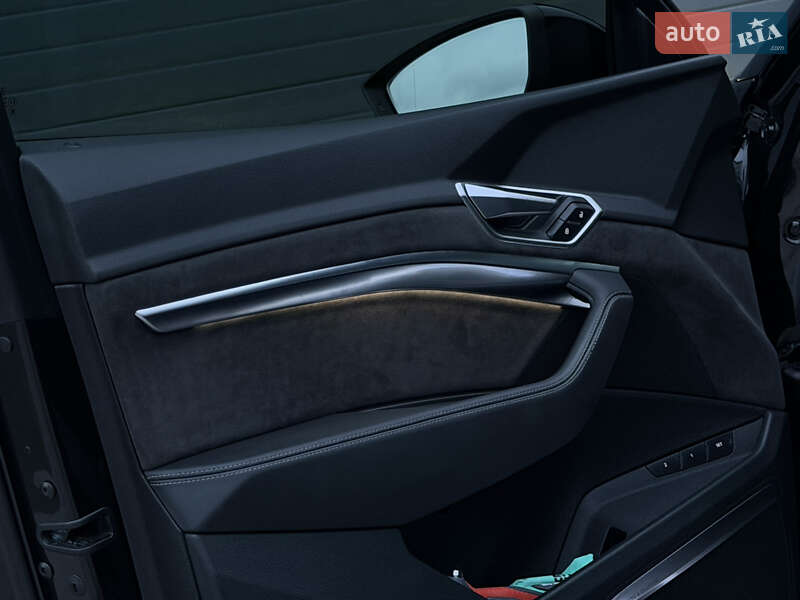 Внедорожник / Кроссовер Audi e-tron Sportback 2021 в Дубно