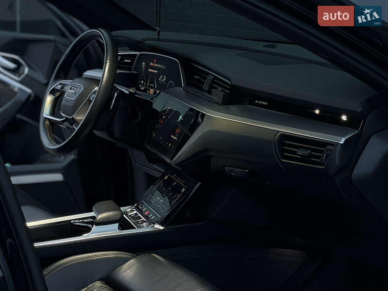 Внедорожник / Кроссовер Audi e-tron Sportback 2021 в Дубно