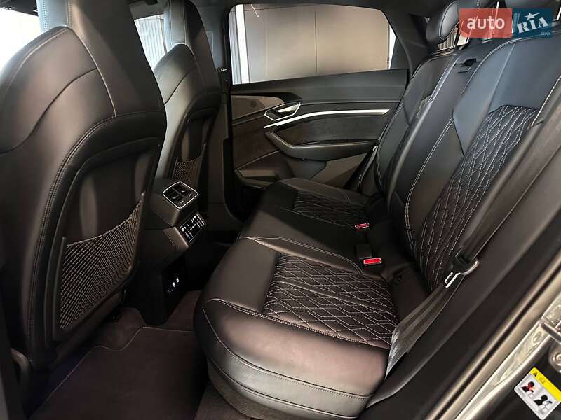 Позашляховик / Кросовер Audi e-tron Sportback 2020 в Львові фото 28 Позашляховик / Кросовер Audi e-tron Sportback 2020 в Львові